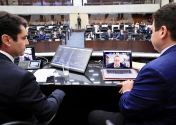 Os 54 deputados estaduais participaram, de forma presencial ou remota, das sessões extraordinárias deste domingo (9).
Créditos: Rogério Machado
