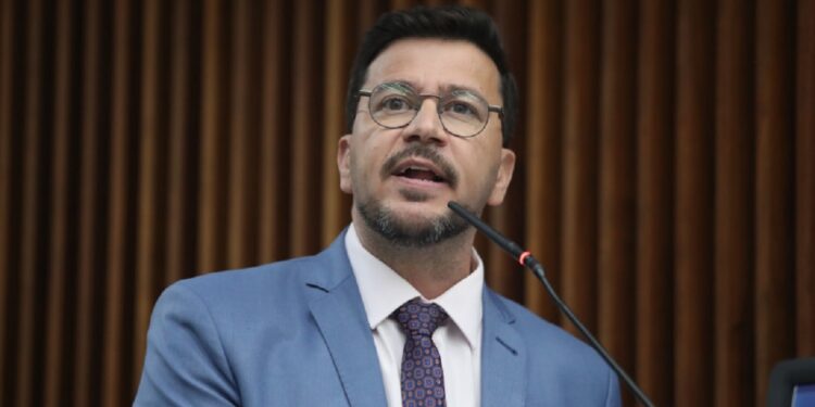 Deputado Arilson Chiorato (PT), líder da Oposição na Casa.
Créditos: Valdir Amaral/Alep
