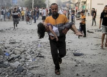 Data dedicada aos direitos da criança é marcada por denúncias e pedido de proteção internacional. Yasser Qudih/Reuters