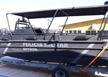 Uma das embarcações doadas pela Itaipu para uso do Batalhão de Fronteira. Foto: Divulgação.