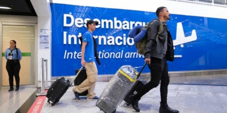 As receitas geradas pelo turismo internacional no Brasil atingiram níveis inéditos. De janeiro a novembro, turistas internacionais movimentaram US$ 7,17 bilhões na economia brasileira, 8,41% a mais em relação ao mesmo período de 2024. Foto: MTur.