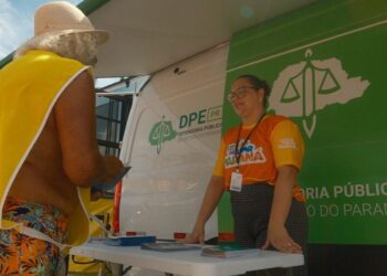 Atendimento ocorre na orla de Caiobá durante toda a temporada de verão. Foto: defensoria Pública do Paraná