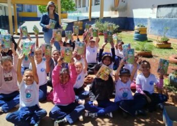Alunos da Escola Ângelo Mazzarotto durante atividade do Programa Agrinho. Foto: Divulgação