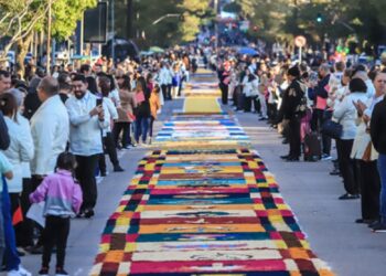 Imagens destacam símbolos religiosos, fiéis e momentos da procissão de Corpus Christi.. Créditos: José Fernando Ogura/SECOM