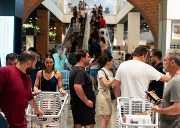 Movimento intenso marcou os primeiros dias de 2026 no Shopping China. Foto: Shopping China/Assessoria.