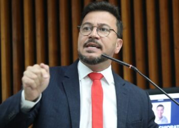 Sessão marcou o início dos trabalhos legislativos de 2026 no Paraná.. Créditos: Orlando Kissner/Alep