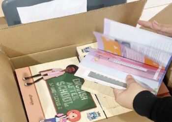 Comissão investiga retirada de material de inglês da rede municipal. Foto: Sinprefi