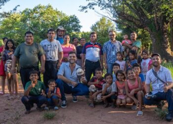 Reunião com lideranças ocorreu na casa e ateliê de Frei Pacífico, em Guaíra. Créditos: Leonardo Andreiko