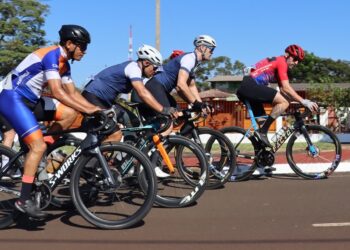 Trabalho de equipe garante pódio e título de paraciclismo nos Jogos Paradesportivos do Paraná. Fotos: Secom/PR