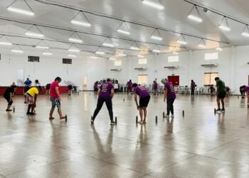 Entre as atividades oferecidas pelo Centro de Convivência do Idoso está a ginástica que atrai um número grande de participantes. Foto: Divulgação.