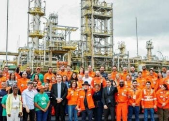 Inicialmente, serão investidos R$ 3,8 bilhões e gerados em torno de 8 mil postos de trabalho em ações da Regap, no período do atual Plano de Negócios da Petrobras (2026-30). Ricardo Stuckert / PR.