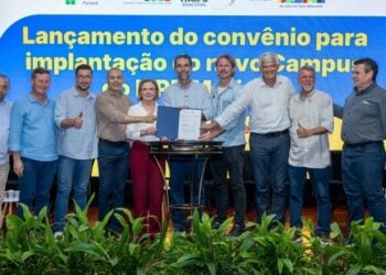 Assinatura do convênio para a construção do novo campus IFPR Maringá. Foto: William Brisida/Itaipu Binacional.