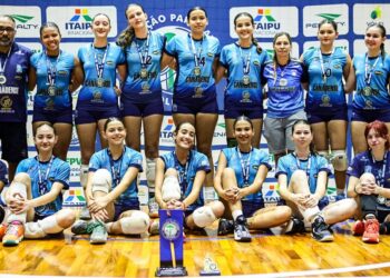 Sub16: 1° lugar. Fotos: Federação Paranaense de Volei