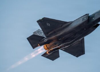 Caça F-35A durante a Operação Epic Fury. Foto: USAF
