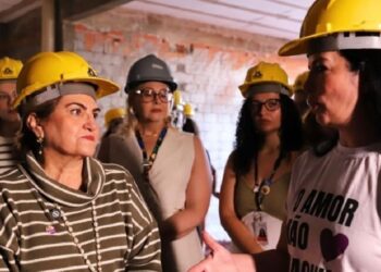 Mulheres ainda recebem menos mesmo com aumento das contratações. Foto> Ministra Márcia Lópes.