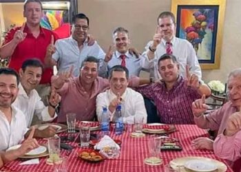 Cenário político revela fragmentação e conflitos dentro do partido governista. Foto. Divulgação/Primera Plana.