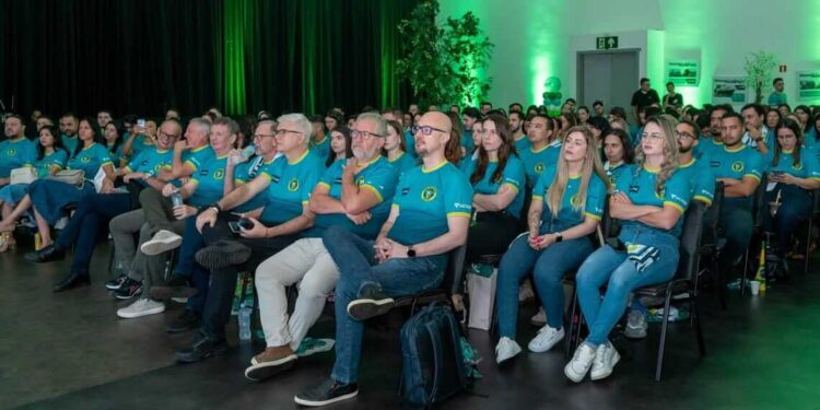 Sicoob Três Fronteiras reconhece o comprometimento dos colaboradores e valoriza a confiança dos cooperados – foto: Marcos Labanca