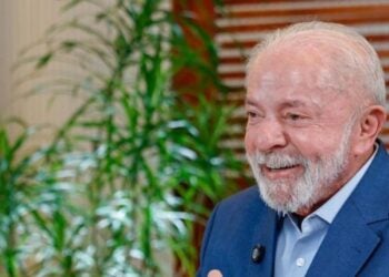 Lula, em entrevista à TV Cidade, no Ceará: “Quando eu cheguei em 2003, tinha 54 milhões de pessoas passando fome. Nós acabamos com isso. Agora, quando eu voltei, tinha 33 milhões de pessoas passando fome. Nós acabamos com isso outra vez". Foto: Ricardo Stuckert/Secom-PR.