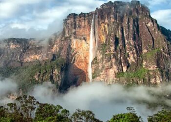Salto Ángel concorre como principal atração turística da América do Sul. Foto: Divulgação/Internet.