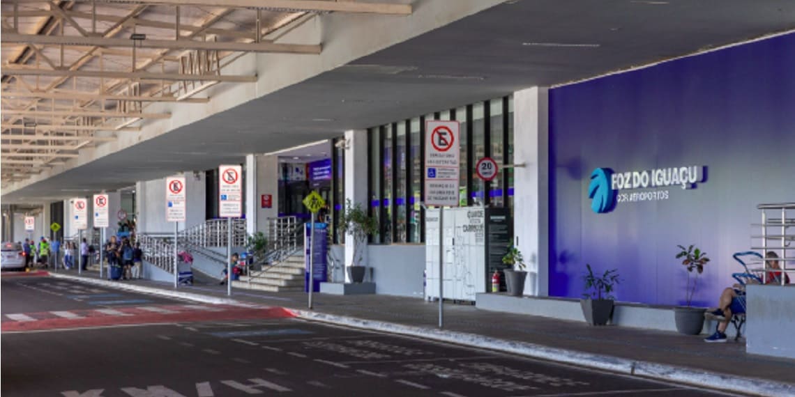 Foz realiza ação de vacinação no aeroporto internacional nesta quarta