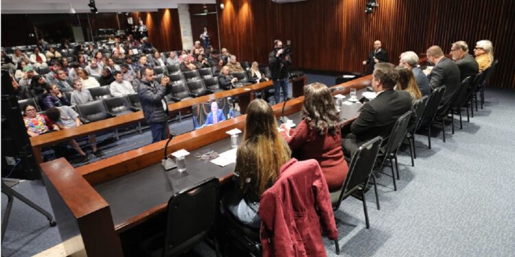 Evento destacou necessidade de políticas públicas contínuas. Créditos: Valdir Amaral/Alep