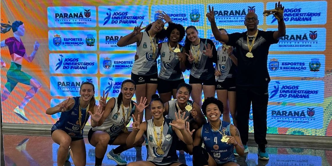 Equipe feminina de voleibol de Foz conquista heptacampeonato