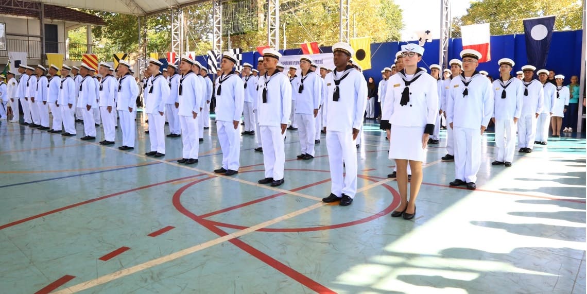 Marinha forma novos marinheiros e amplia presença feminina em Foz