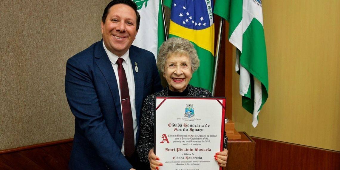 Iraci Pissinin Sossella recebe título de Cidadã Honorária em Foz