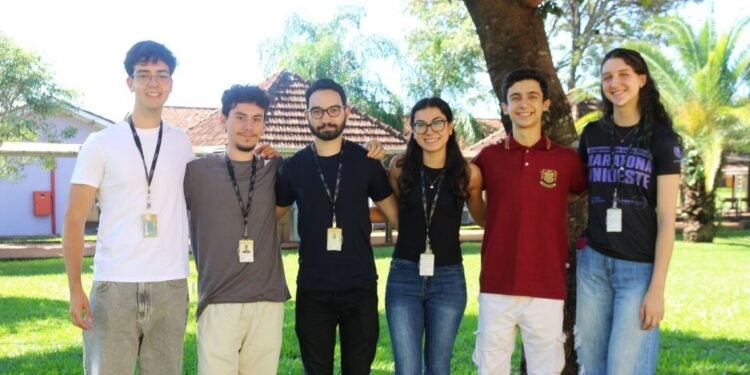 Eles concorreram com estudantes de outras universidades, mas como foram bem colocados na classificação geral, "tomaram" quase todas as vagas. Foto: Divulgação.