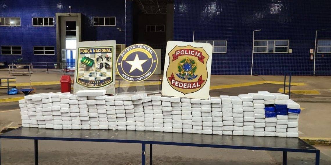 Receita Federal retém 160 kg de maconha na Ponte da Amizade