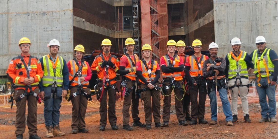 Bombeiros da Itaipu inspecionam obras do Campus Arandu
