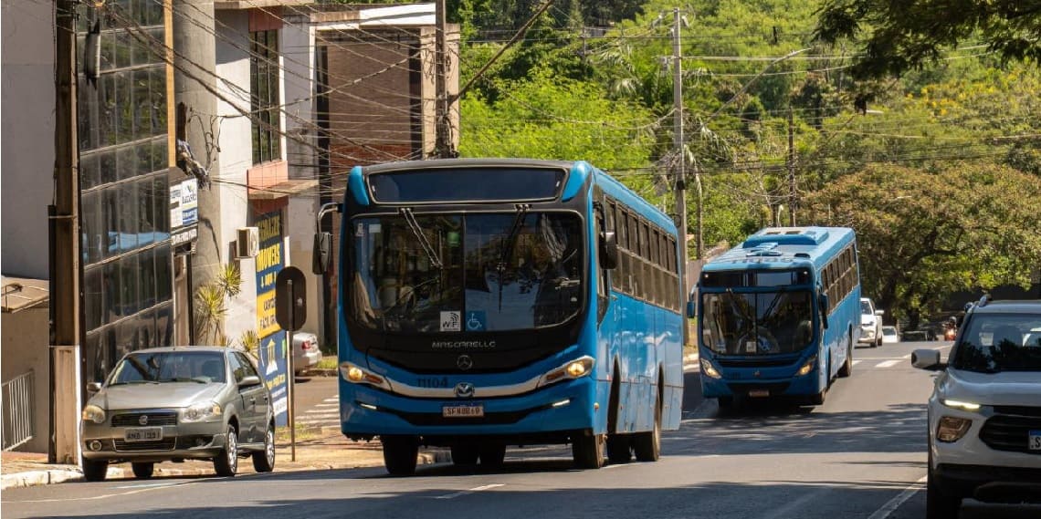 Empresa do transporte coletivo de Foz abre vagas para motoristas e mecânicos