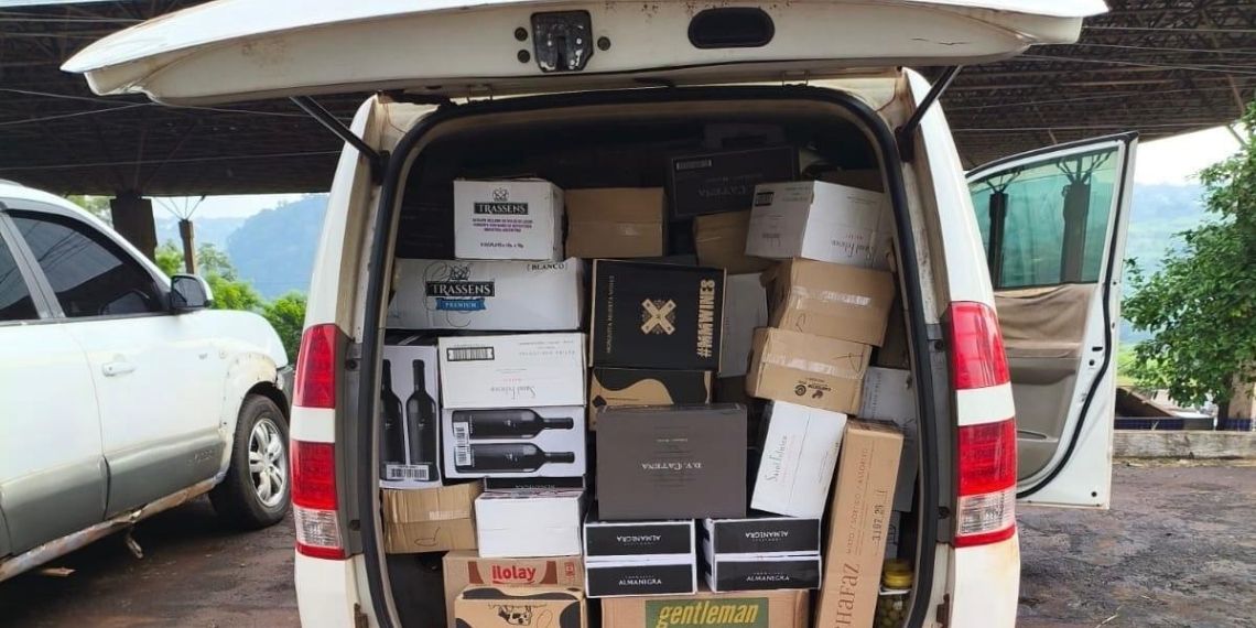 PF, RF e PM apreendem mercadorias na fronteira de Foz