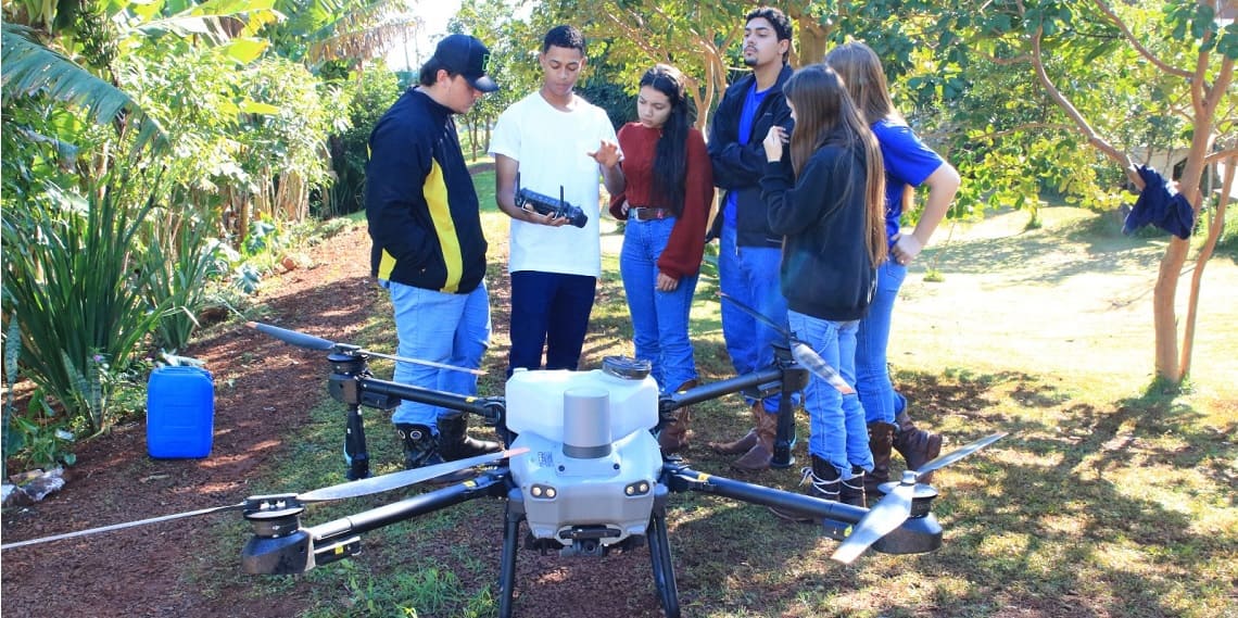 Semana Agrotécnica aproxima jovens do futuro do campo em Foz
