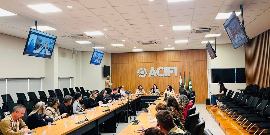 Foz define grupo para implantação da Casa da Mulher Brasileira