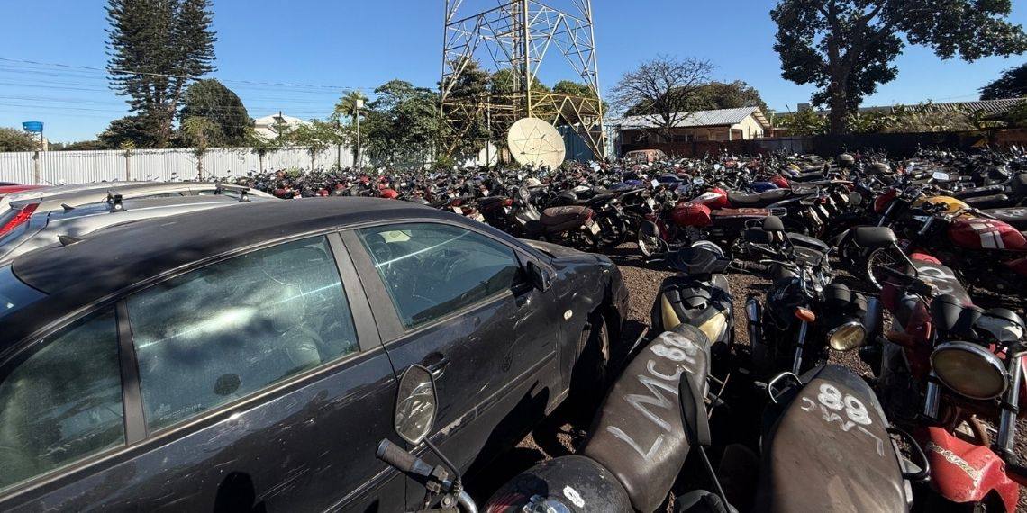 Foztrans realiza leilão de 420 veículos e sucatas