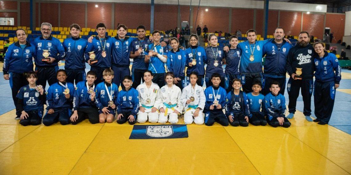 Judofoz conquista 14 medalhas em competições estaduais
