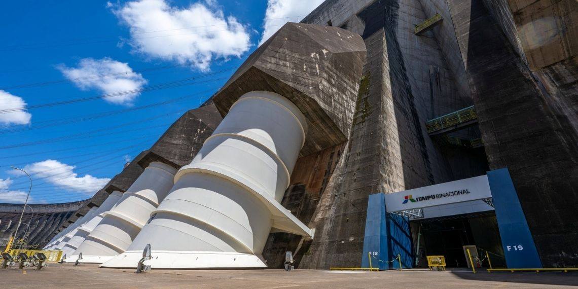 Itaipu ajusta geração de energia durante jogos do Brasil na Copa