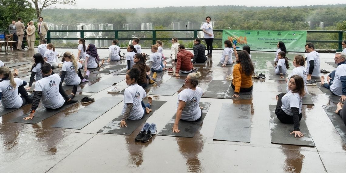 Foz do Iguaçu celebra Dia Internacional do Yoga nas Cataratas