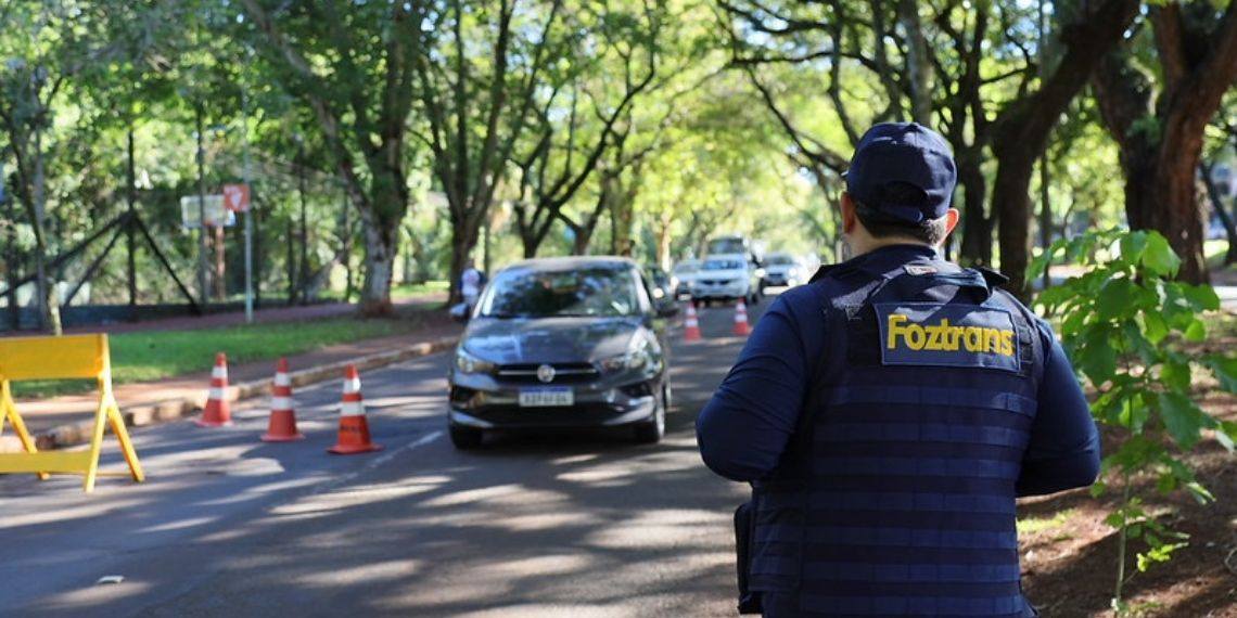 Motoristas estrangeiros podem consultar multas on-line em Foz