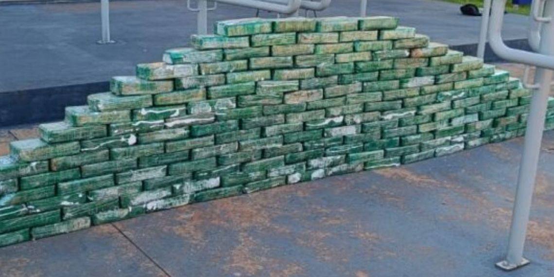 FICCO apreende carga de 315 kg de cocaína
