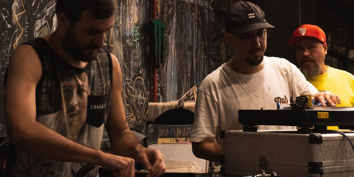 Rap, Dub e graves que atravessam o corpo
