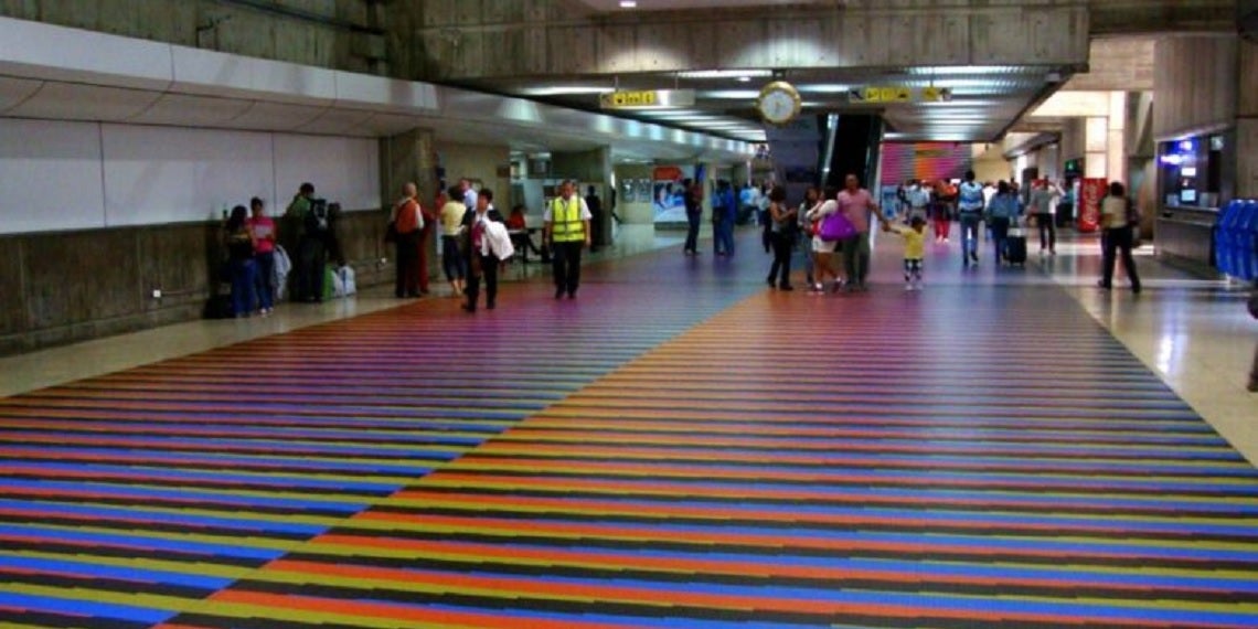 Aeroporto de Caracas deve retomar voos em breve