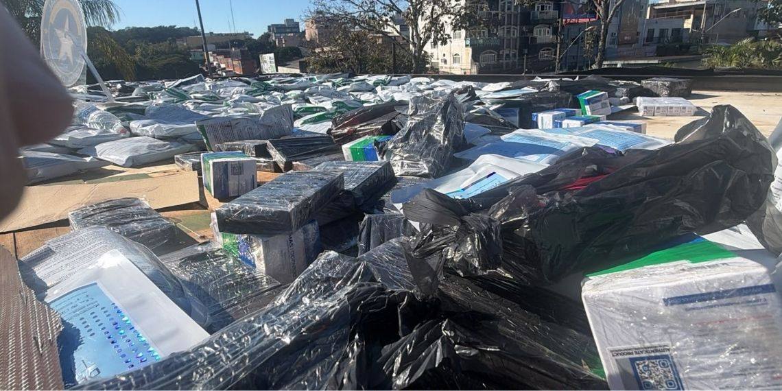 RF apreende caminhão com contrabando de R$ 500 mil