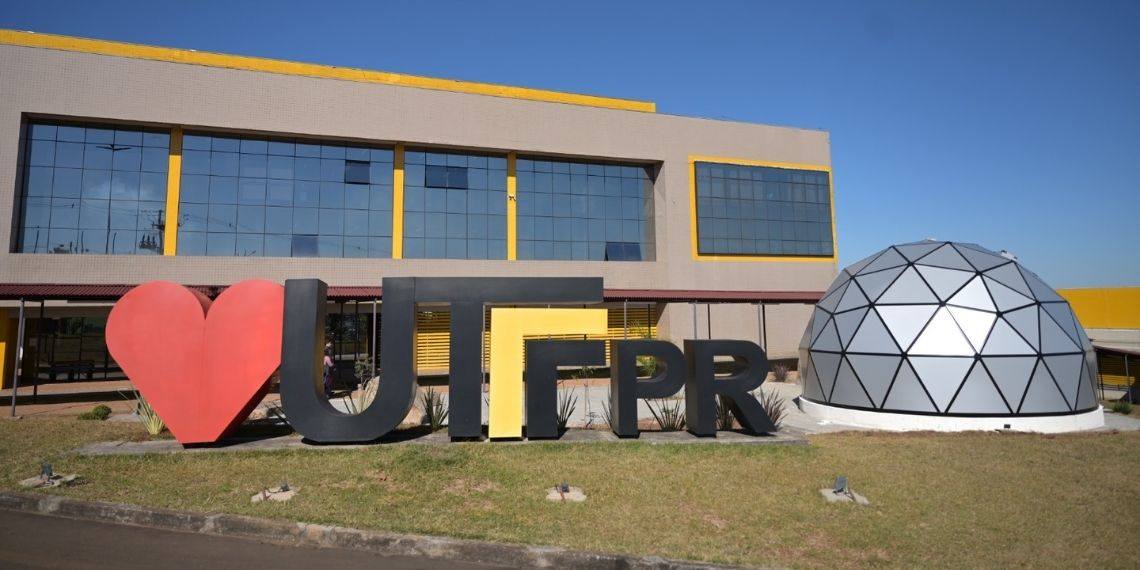Itaipu participa da entrega de planetário e novo bloco da UTFPR
