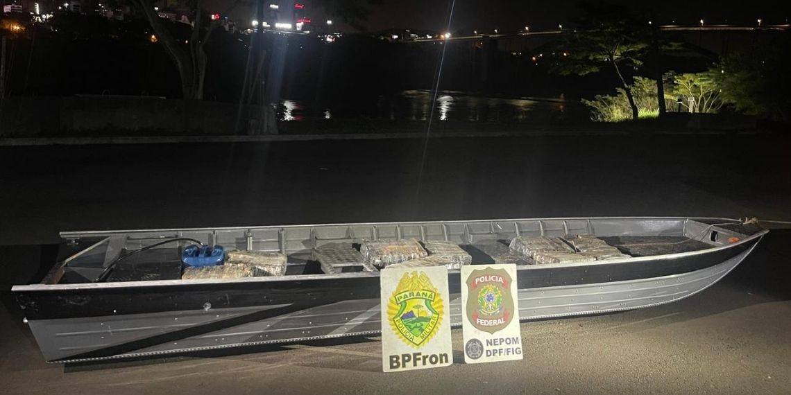 PF e PM/PR apreendem carga de maconha no Rio Paraná