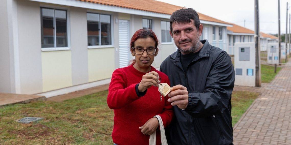 Projeto Moradias entrega segundo lote de casas em Foz