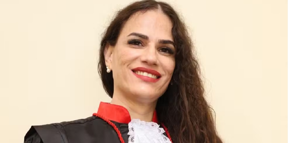 Primeira promotora trans no Brasil toma posse no MP do Amazonas