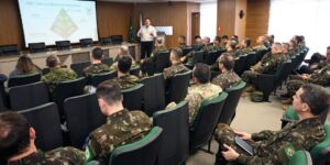 Exército visita Sistema FAEP no Paraná para parceria técnica