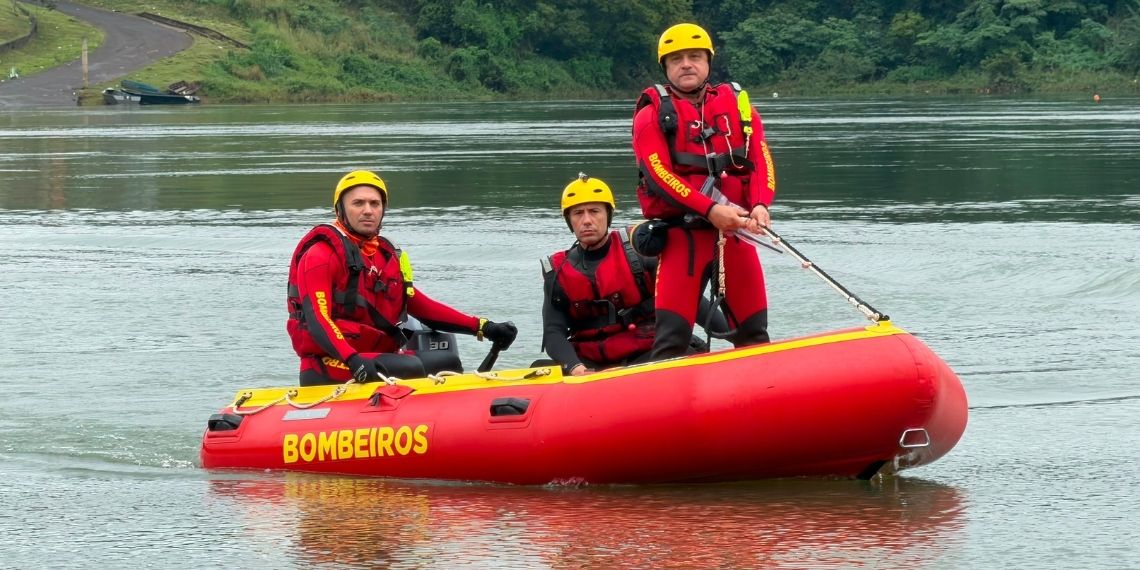 Foz recebe simulado de resgate com bombeiros de três estados